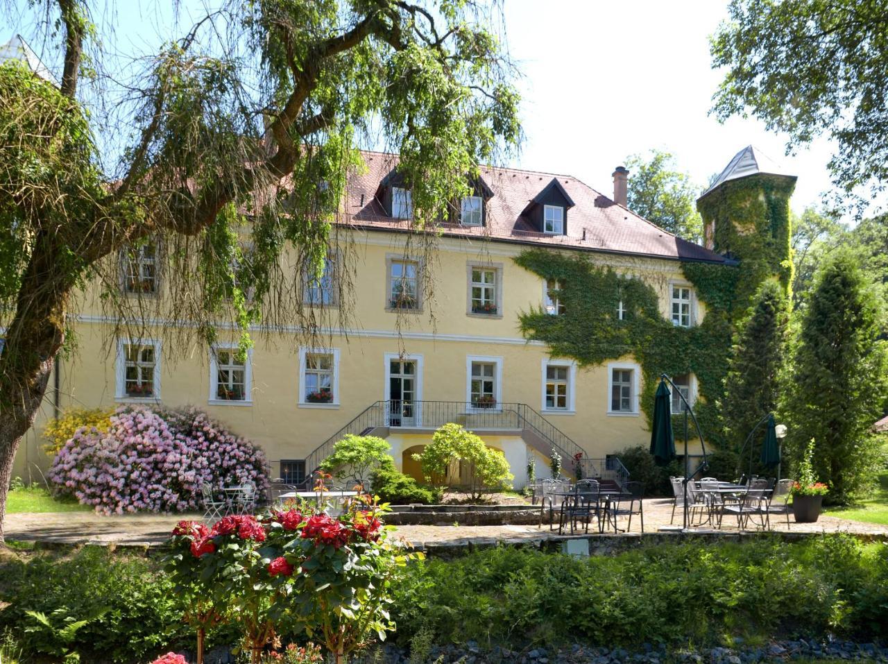 Landschloss Ernestgruen Neualbenreuth Buitenkant foto