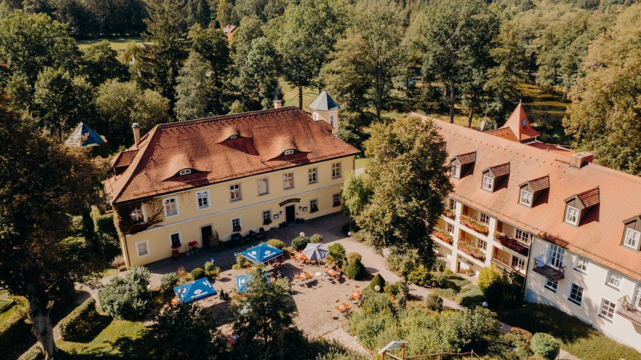 Landschloss Ernestgruen Neualbenreuth Buitenkant foto